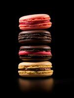 ai généré macarons minimalisme sur une foncé Contexte. la gastronomie la photographie. haute résolution. ai génératif photo