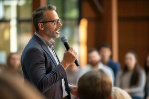 ai généré Masculin orateur donnant une parler sur entreprise affaires conférence. méconnaissable gens dans public à conférence salle. affaires et entrepreneuriat un événement photo