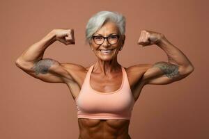 ai généré un personnes âgées femme spectacle sa muscle sur marron Contexte avec génératif ai photo