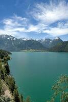 Lac Achensee et village de Pertisau, Tirol, Autriche photo