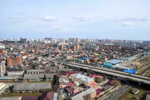 ville paysage. le vue de le hauteurs de le 24e sol. Krasnodar ville. Urbain voir. photo