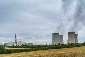 centrale nucléaire dukovany, région de vysocina, république tchèque, europe. photo