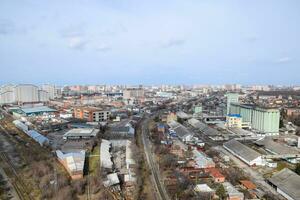 ville paysage. le vue de le hauteurs de le 24e sol. Krasnodar ville. Urbain voir. photo