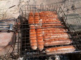 kupati poulet frit sur une Feu. barbecue photo