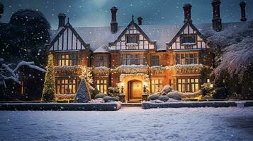 ai généré Noël dans le campagne manoir, Anglais pays maison Manoir décoré pour vacances sur une neigeux hiver soir avec neige et vacances lumières, joyeux Noël et content vacances photo