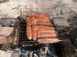 kupati poulet frit sur une Feu. barbecue photo