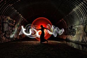 light painting avec éclairage couleur et tube photo