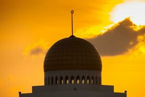 proche en haut de mosquée photo