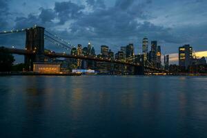 Manhattan à le coucher du soleil photo