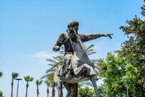 monument à sultan seldjoukide. sultan sur à cheval. Turquie, Antalya. photo