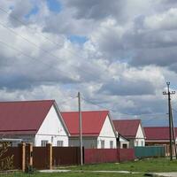 le toit de ondulé feuille sur le Maisons photo