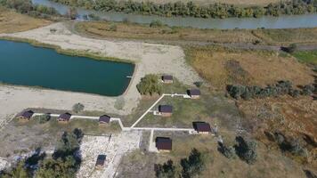 Maisons sur le base de repos. maisons pour touristes et chasseurs photo