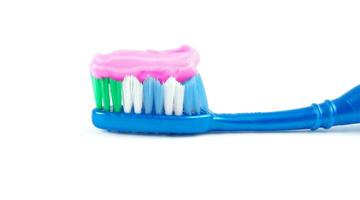 brosse avec dentifrice photo