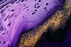 métallique or abstraction sur violet vagues. fluide art. marbre effet Contexte ou texture photo