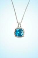 bleu diamant collier photo