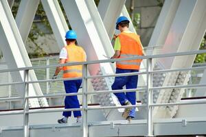 viaduc en dessous de construction photo