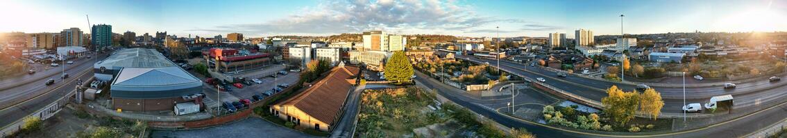 magnifique haute angle vue de central luton ville de Angleterre Royaume-Uni. décembre 1er, 2023 photo