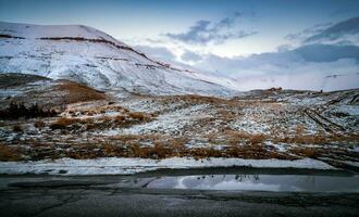 paysage de montagnes d'hiver photo