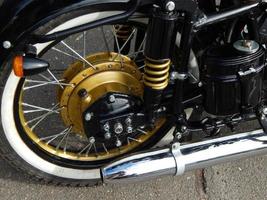 pièces et éléments antiques de moto et de vélo rétro photo