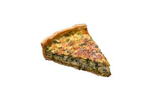 délicieux Frais Quiche avec brocoli, fromage, épices et herbes Couper dans pièces photo