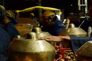 gamelan ou bonang Javanais traditionnel instrumental la musique de Indonésie. tuban, Indonésie - 22 septembre, 2023. photo