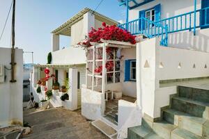 pittoresque Naoussa ville rue sur paros île, Grèce photo