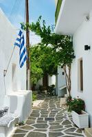 pittoresque Naoussa ville rue sur paros île, Grèce photo