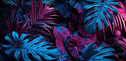 ai généré une lumière violet et bleu tropical jungle avec paume feuilles photo