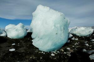 pittoresque paysage avec vert la nature dans Islande photo