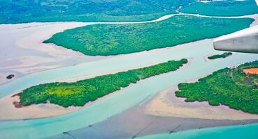 aérien vue de le rivière dans le riau îles photo