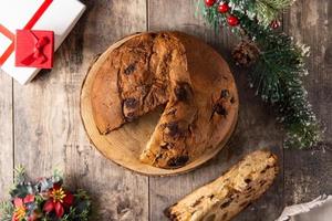 panettone italien traditionnel pour noël photo