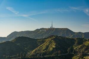 Hollywood signe pendant le coucher du soleil photo