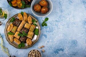 Ramadan iftar traditionnel desserts Baklava et Rendez-vous photo