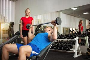 physique activité pour adolescents. actif des sports en bonne santé mode de vie photo