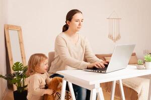 le enfant distrait de travail, manque photo