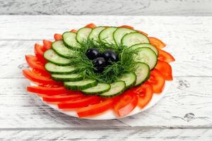 magnifique tranché des légumes pour le de fête table photo