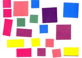 application de papier découpée de couleur avec des ciseaux photo