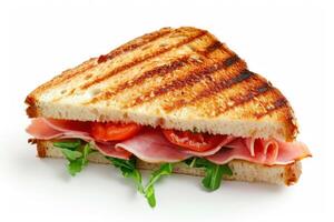 ai généré une moitié grillé jambon et tomate sandwich isolé sur blanc photo