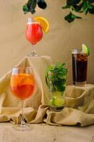 variété de tropical des cocktails photo