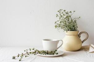 ai généré une blanc pot, tasse et brin de thym suivant à il photo