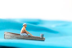 pêcheur dans une bateau sur le vagues, monde l'eau journée concept photo