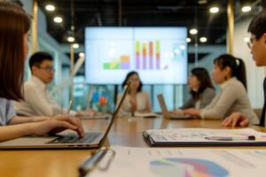 ai généré affaires équipe collaboration discuter travail en cours d'analyse avec financier Les données et commercialisation croissance rapport graphique dans équipe. génératif ai photo