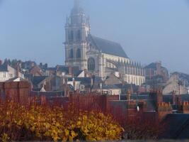 une église avec une la tour photo