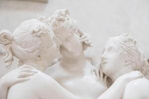 posagno, Italie - le Trois grâces par Antonio Canova, symbole de l'amour et beauté photo