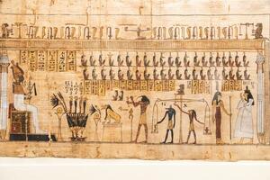 Turin, Italie - égyptien musée. détail de le livre de le mort avec funéraire formules et sorts, papyrus, 330 avant JC photo