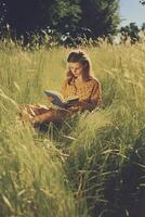 ai génératif fille en train de lire une livre mensonge sur le herbe gens éducation la nature et mode de vie concept photo