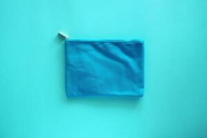 Dame en tissu sac sur bleu Contexte photo