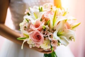 magnifique mariage bouquet dans mains de mariée, fermer photo