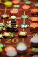 fermer de frites sur le jeu table dans une roulette casino photo