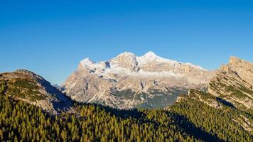 tofana Montagne groupe avec le le plus élevé de pointe tofana di roses. dolomites alp montagnes, Belluno province, Dolomiti Alpes, Italie photo